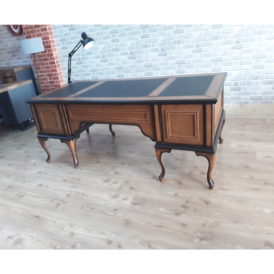 Classic Executive Desk Set