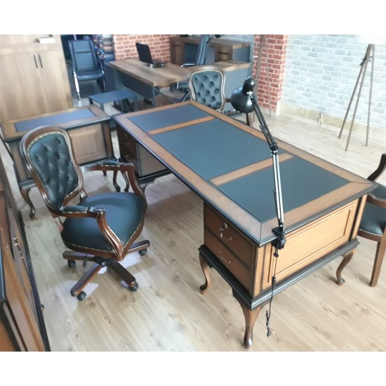 Classic Executive Desk Set